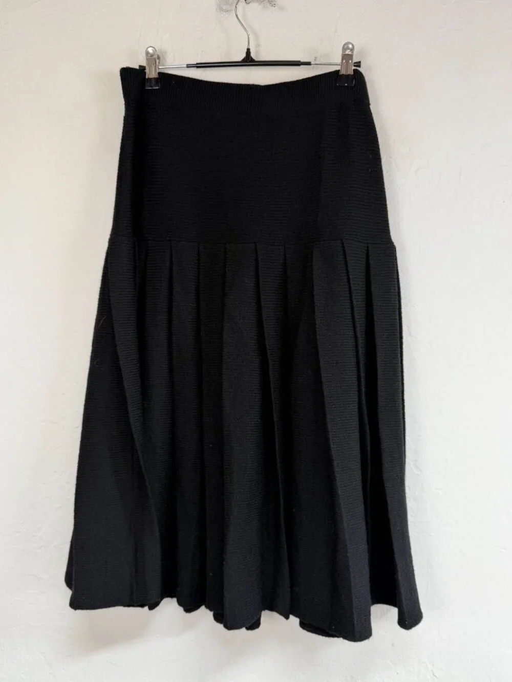 St. John Women's Solid Black Knit Pleated A-Line Midi Skirt Pull-On Casual